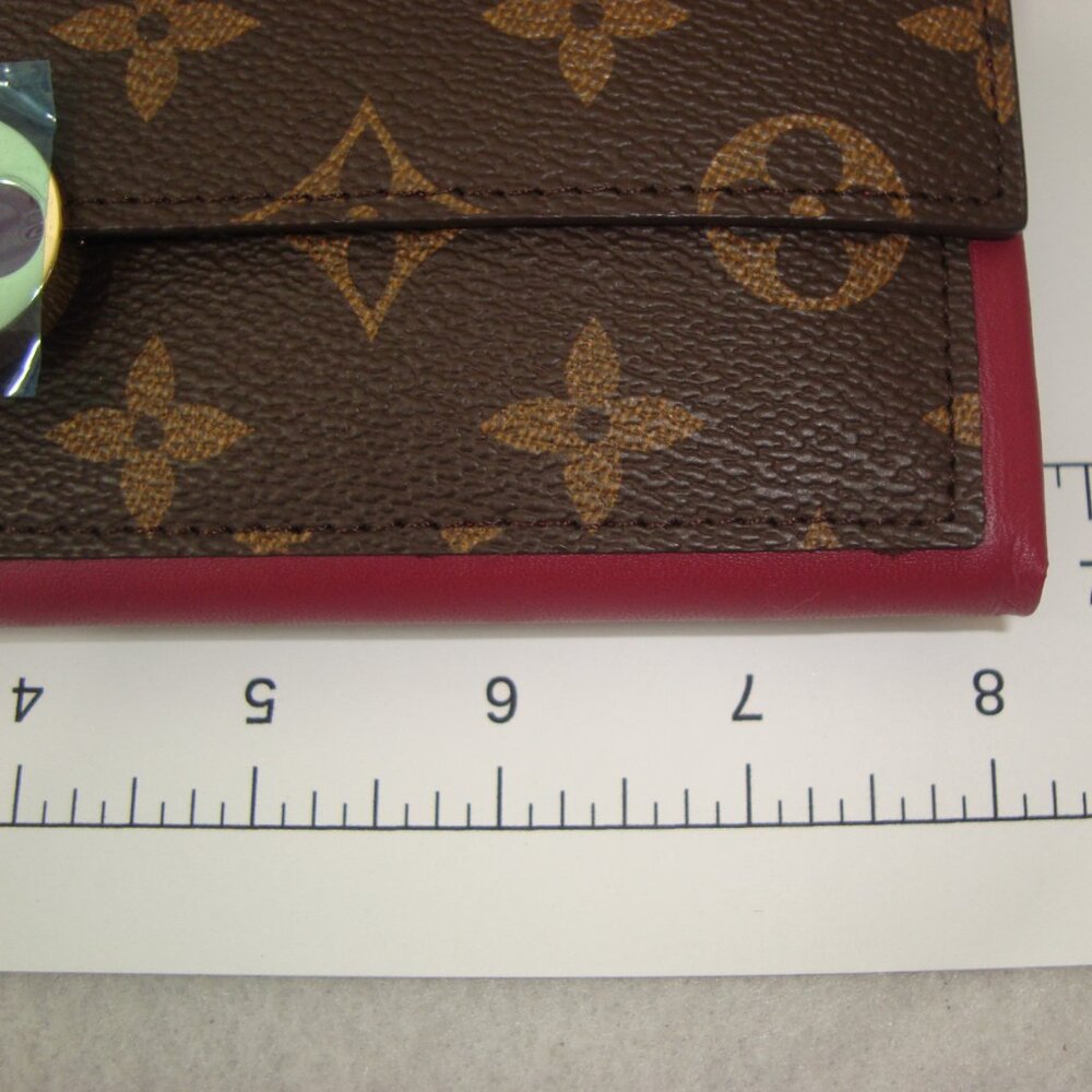 Designer-Look Wallet (Make Offer) - Picture 12 of 12